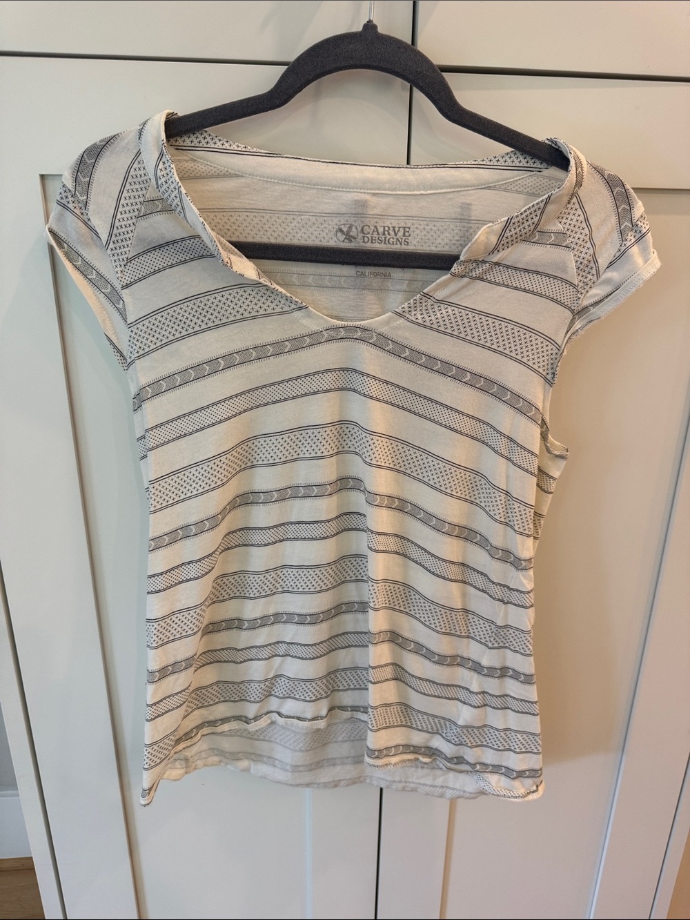 Carve designs sleeveless organic cotton top, size small